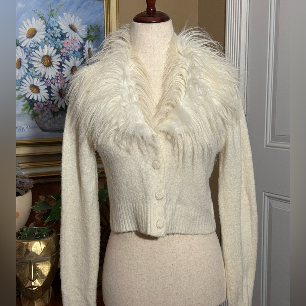 JJ Basics Vintage 90s White Faux Fur Collar Cropped Sweater Medium